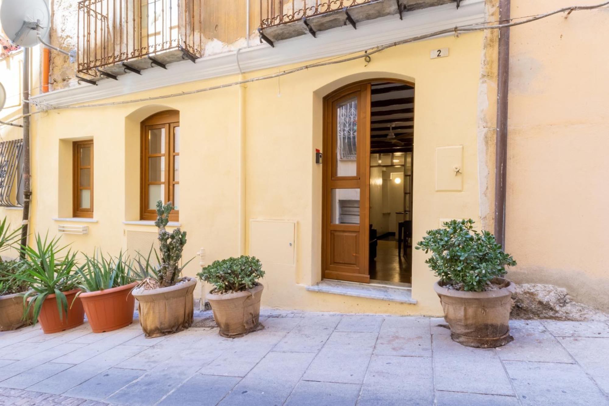 Casa Buragna Apartment Каляри Екстериор снимка